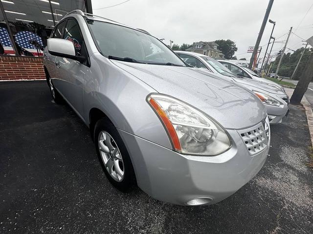 Photo of 2010 Silver Ice Nissan Rogue