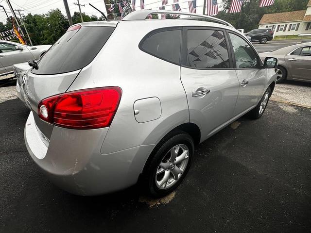 Photo of 2010 Silver Ice Nissan Rogue