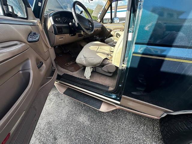 Photo of 1995 Dark Tourmaline Pearl Metallic Ford Bronco