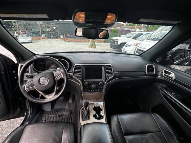 Photo of 2016 Brilliant Black Crystal Pearlcoat Jeep Grand Cherokee