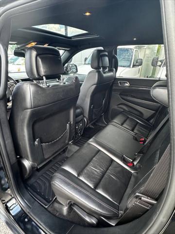 Photo of 2016 Brilliant Black Crystal Pearlcoat Jeep Grand Cherokee