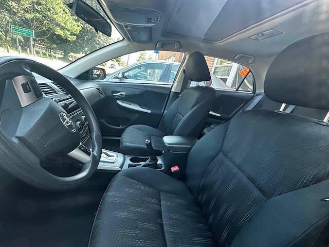 Photo of 2011 Black Sand Pearl Toyota Corolla