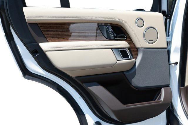 Photo of 2019 White Land Rover Range Rover