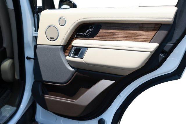 Photo of 2019 White Land Rover Range Rover
