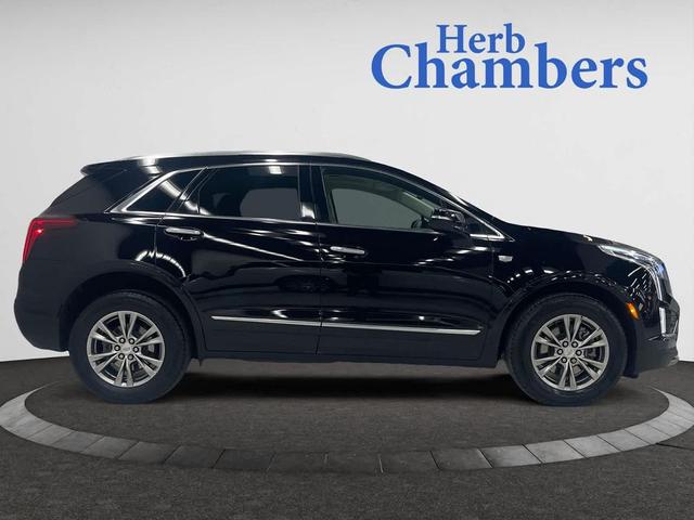 Photo of 2021 Stellar Black Metallic Cadillac XT5