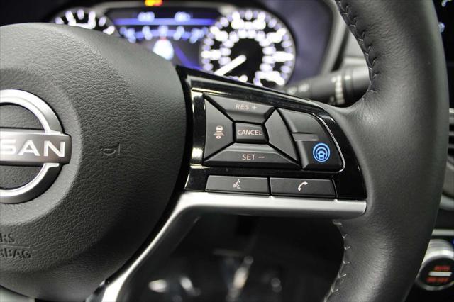 Photo of 2023 Pearl White Tricoat Nissan Altima