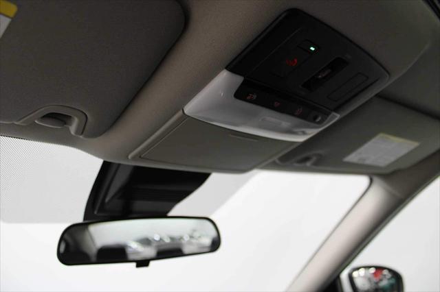 Photo of 2023 Pearl White Tricoat Nissan Altima