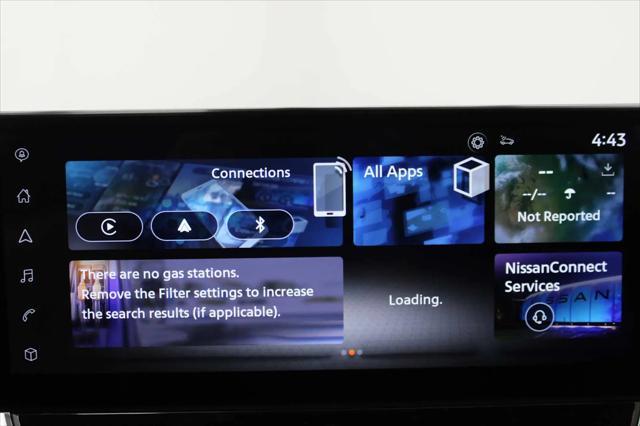 Photo of 2023 Pearl White Tricoat Nissan Altima