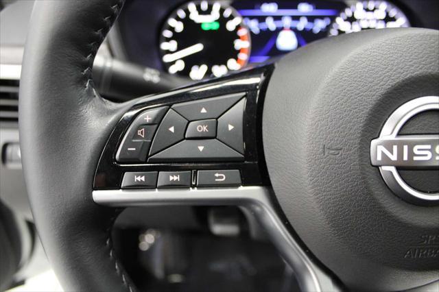 Photo of 2023 Pearl White Tricoat Nissan Altima