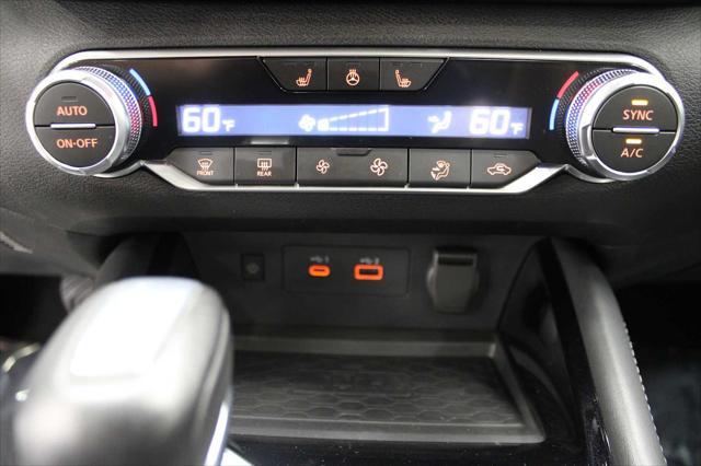 Photo of 2023 Pearl White Tricoat Nissan Altima