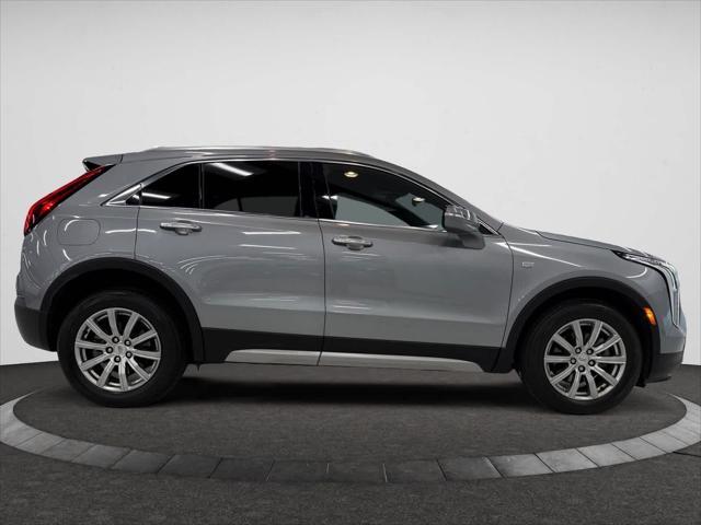 Photo of 2023 Argent Silver Metallic Cadillac XT4