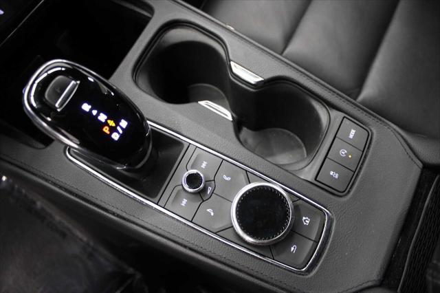 Photo of 2023 Argent Silver Metallic Cadillac XT4