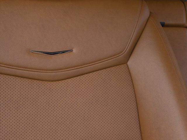 Photo of 2025 Crystal White Tricoat Cadillac XT5
