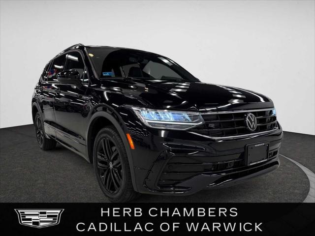 Photo of 2022 Deep Black Pearl Volkswagen Tiguan