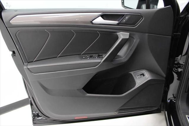 Photo of 2022 Deep Black Pearl Volkswagen Tiguan