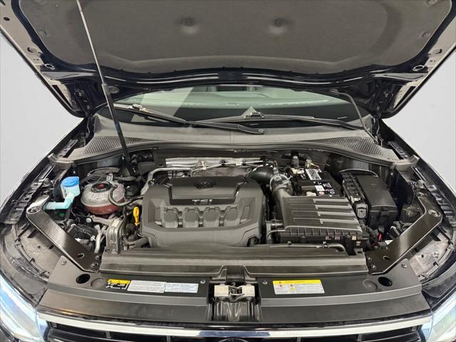 Photo of 2022 Deep Black Pearl Volkswagen Tiguan