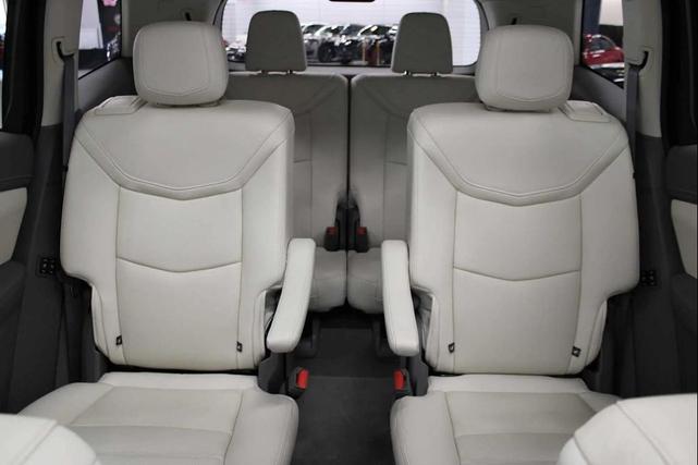 Photo of 2024 Argent Silver Metallic Cadillac XT6