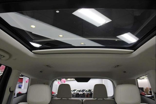 Photo of 2024 Argent Silver Metallic Cadillac XT6