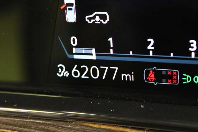 Photo of 2021 Crystal White Tricoat Cadillac Escalade