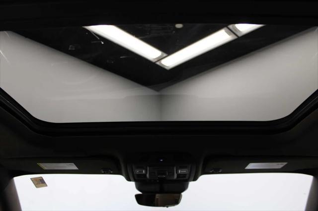 Photo of 2021 Crystal White Tricoat Cadillac Escalade