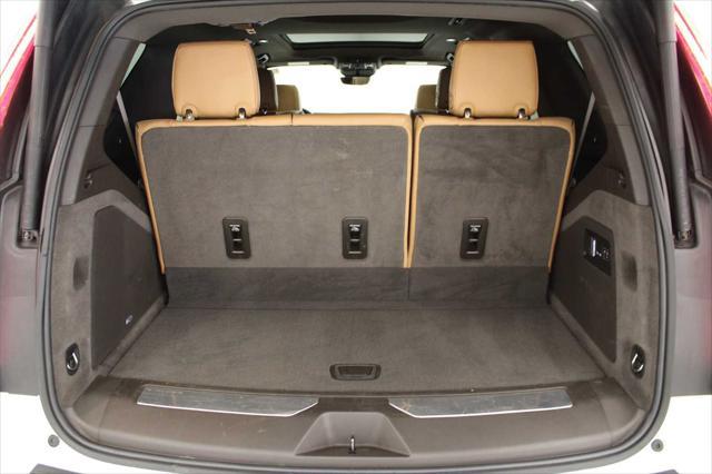 Photo of 2021 Crystal White Tricoat Cadillac Escalade