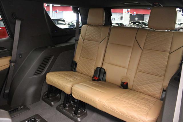 Photo of 2021 Crystal White Tricoat Cadillac Escalade