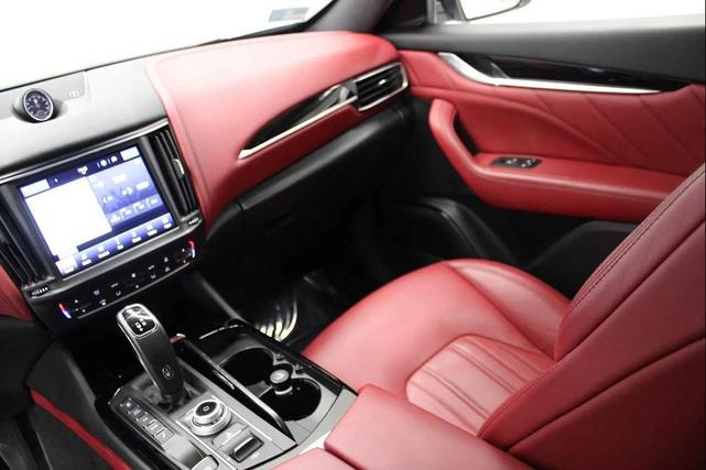 Photo of 2023 Bianco Maserati Levante