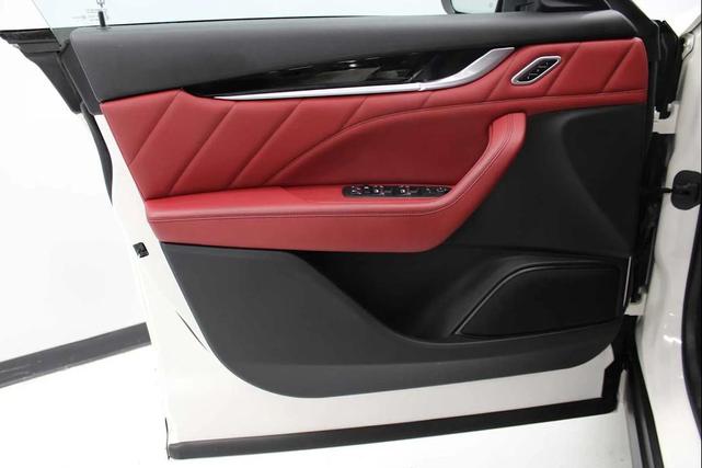 Photo of 2023 Bianco Maserati Levante