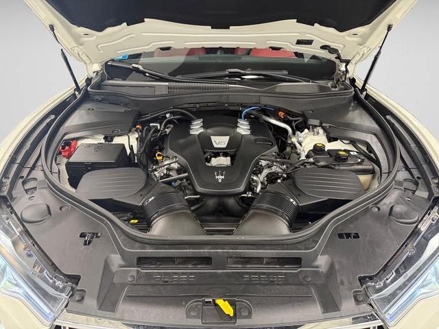 Photo of 2023 Bianco Maserati Levante