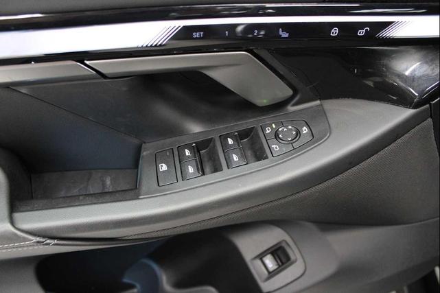 Photo of 2025 Black Sapphire BMW 540