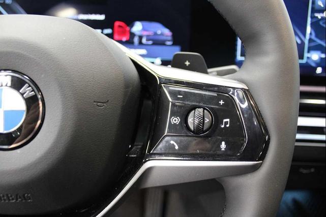 Photo of 2025 Black Sapphire BMW 540