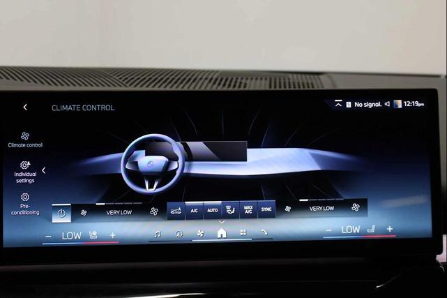 Photo of 2025 Black Sapphire BMW 540
