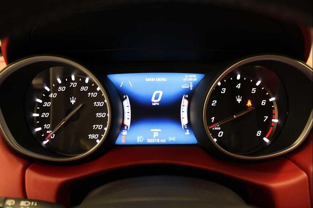 Photo of 2020 Nero Maserati Levante