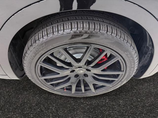 Photo of 2020 Nero Maserati Levante