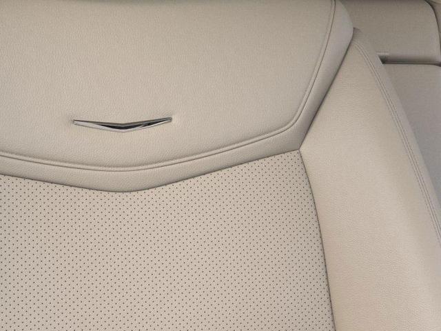 Photo of 2025 Emerald Lake Metallic Cadillac XT5