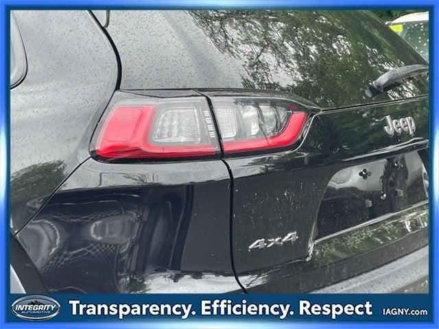 Photo of 2022 Diamond Black Crystal Pearlcoat Jeep Cherokee