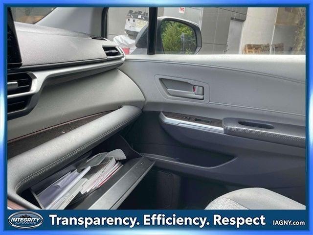 Photo of 2022 Celestial Silver Metallic Toyota Sienna