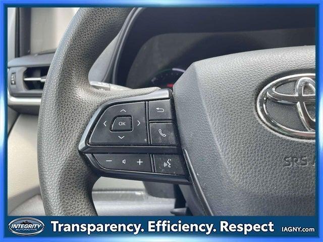 Photo of 2022 Celestial Silver Metallic Toyota Sienna
