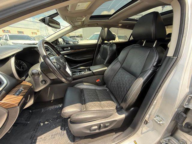 Photo of 2017 Brilliant Silver Nissan Maxima