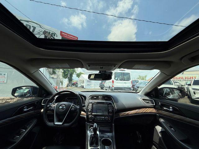 Photo of 2017 Brilliant Silver Nissan Maxima