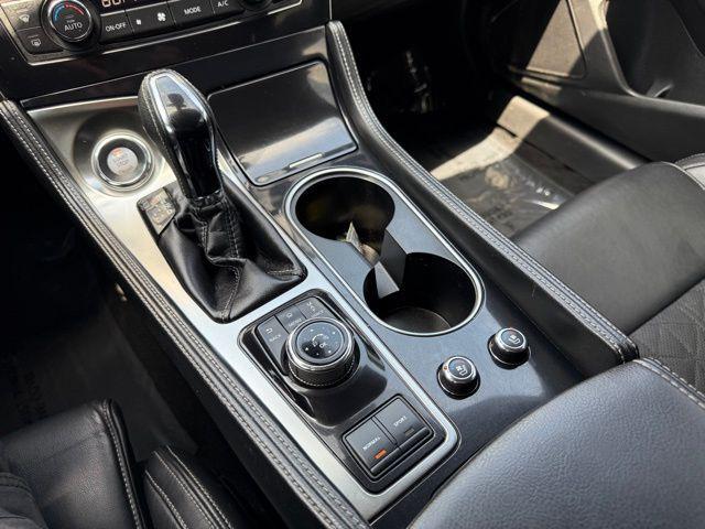 Photo of 2017 Brilliant Silver Nissan Maxima