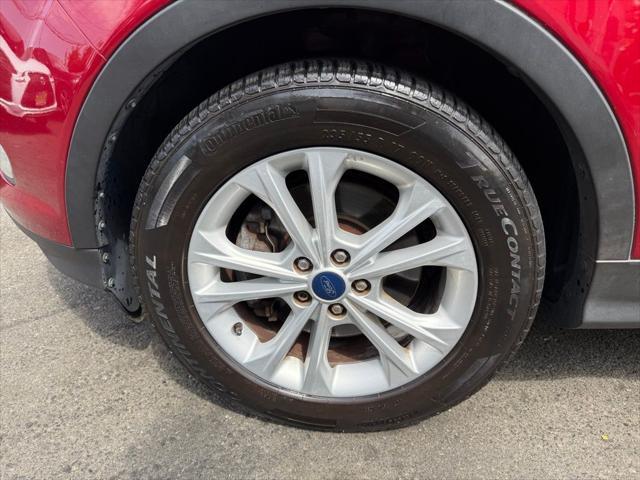 Photo of 2018 Ruby Red Ford Escape
