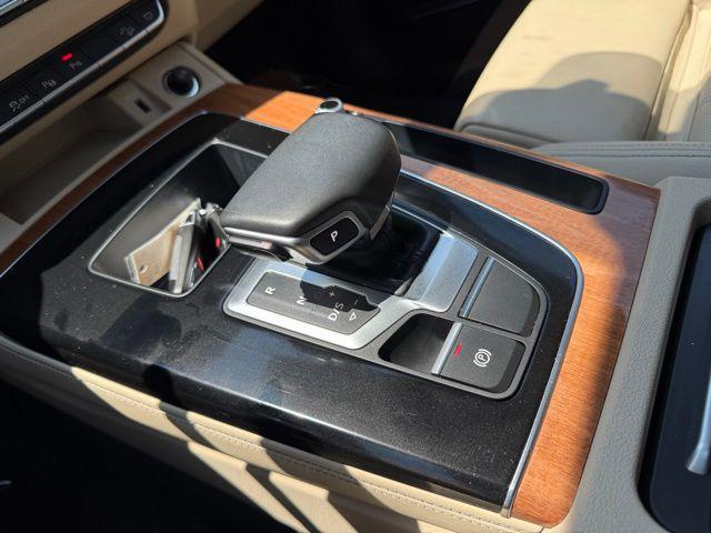 Photo of 2021 White Audi Q5