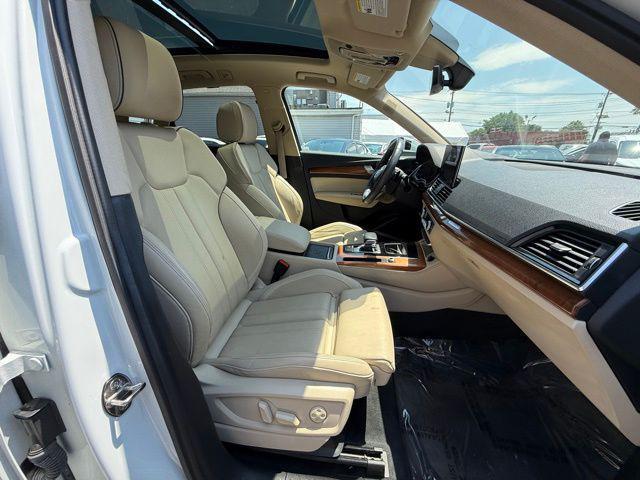 Photo of 2021 White Audi Q5