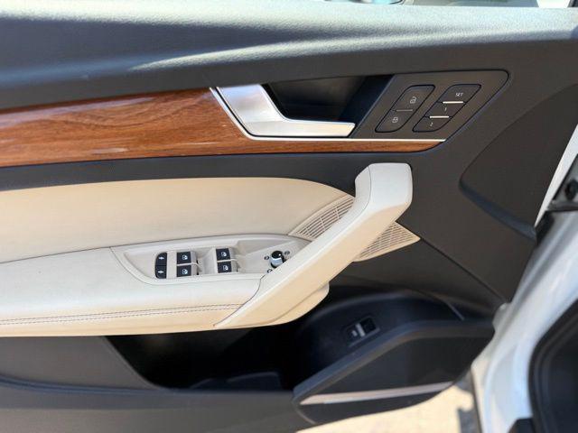Photo of 2021 White Audi Q5