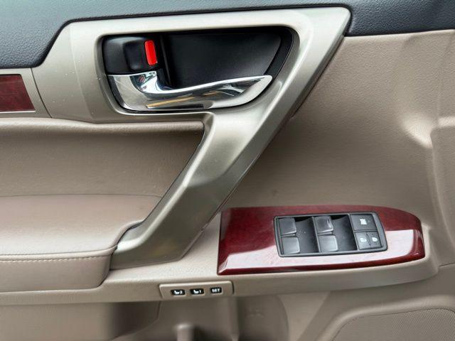 Photo of 2018 White Lexus GX 460