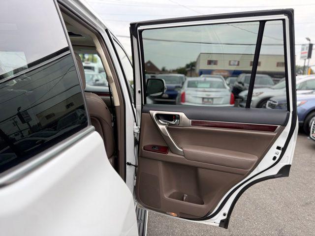 Photo of 2018 White Lexus GX 460