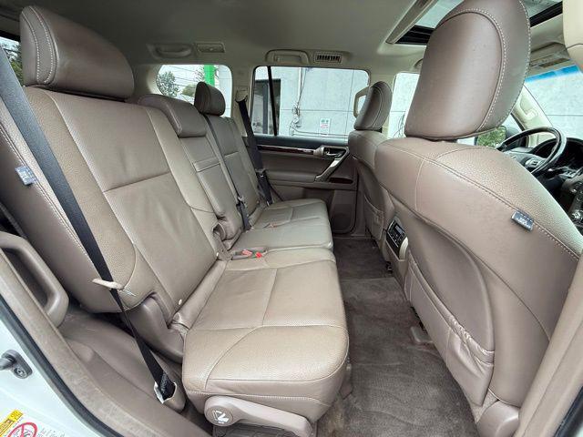 Photo of 2018 White Lexus GX 460
