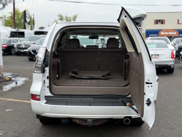 Photo of 2018 White Lexus GX 460