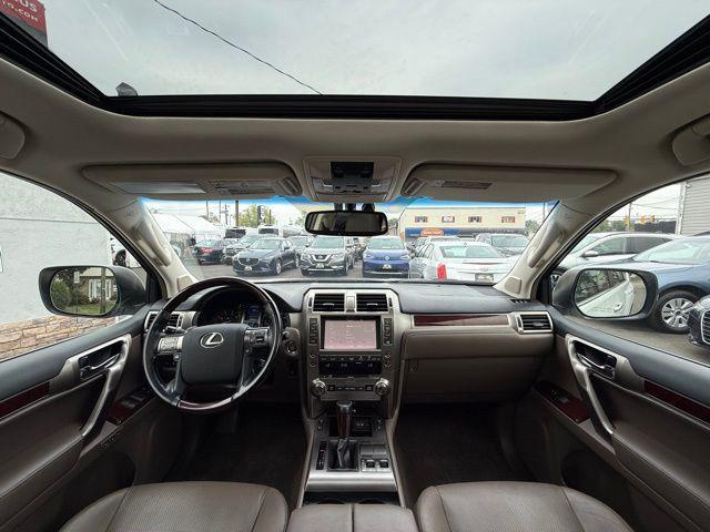Photo of 2018 White Lexus GX 460
